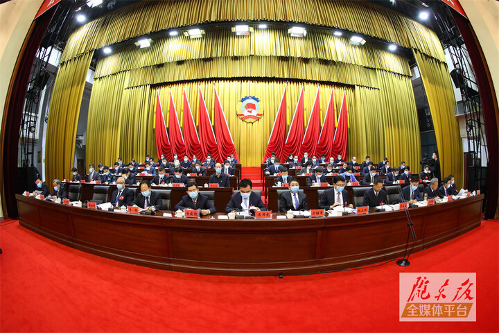 【市兩會視頻海報】努力開創(chuàng)新時代慶陽政協(xié)工作新局面，為推動慶陽老區(qū)全面振興作出新的更大貢獻！