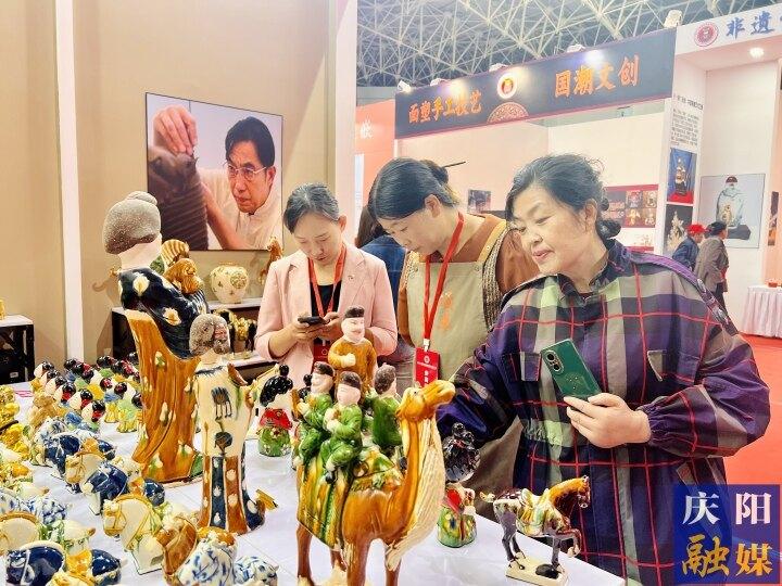 香包牽線聚人氣！第十八屆慶陽香包民俗文化節(jié)旅游綜合收入6100萬元