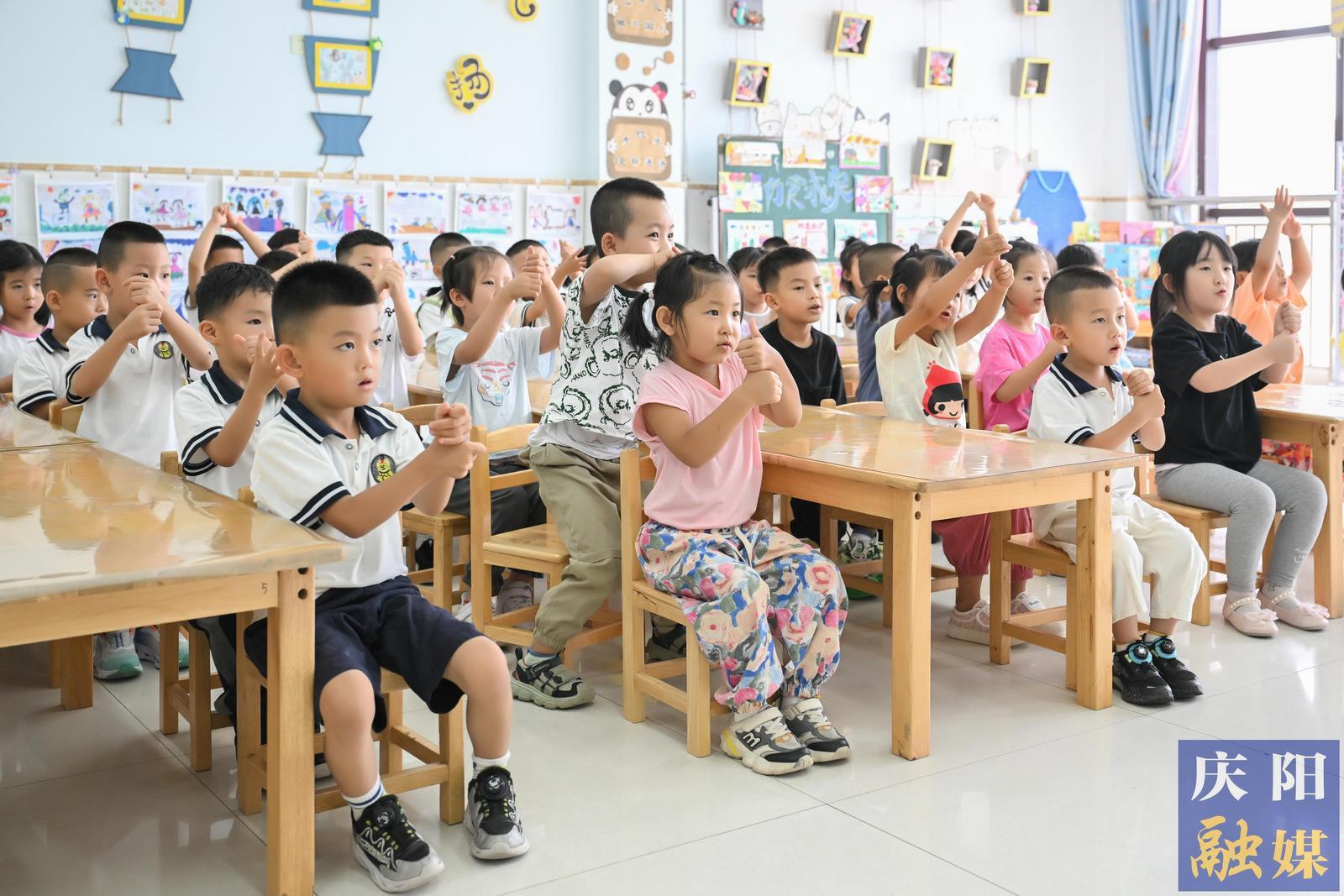 【攝影報(bào)道】慶陽(yáng)市中小學(xué)、幼兒園迎來(lái)新學(xué)年開(kāi)學(xué)季