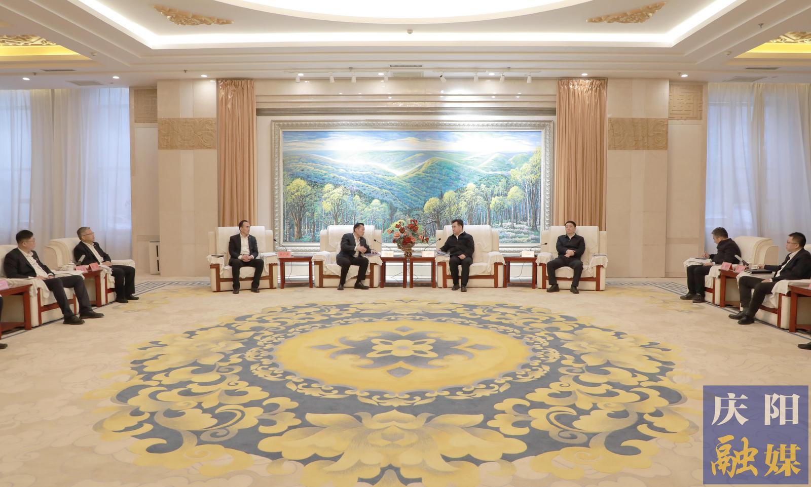 黃澤元周繼軍與中國鐵塔甘肅省分公司黨委書記、總經(jīng)理戴海兵一行座談