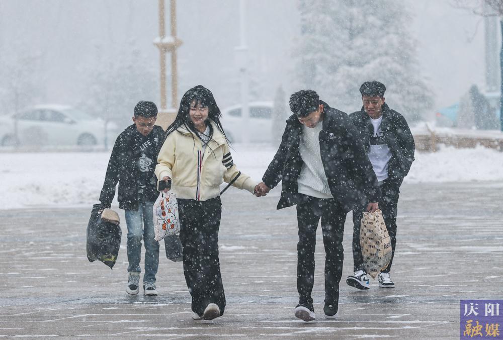 【攝影專題】風雪兼程，回家過年！