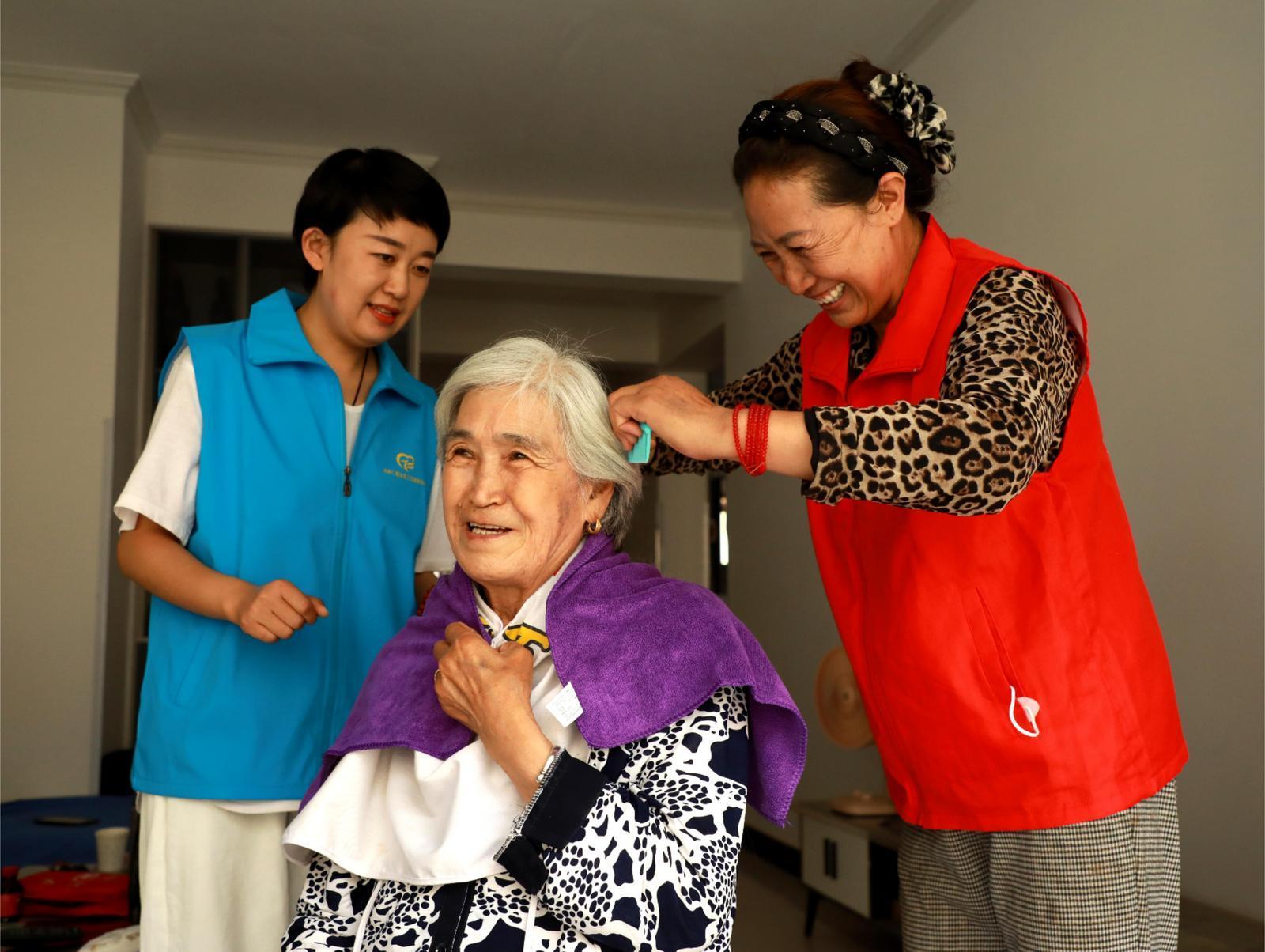 【縣區(qū)觀(guān)察·環(huán)縣】 黨員走進(jìn)直播間！看一個(gè)西部縣城如何以黨建賦能新領(lǐng)域，助力經(jīng)濟(jì)社會(huì)高質(zhì)量發(fā)展